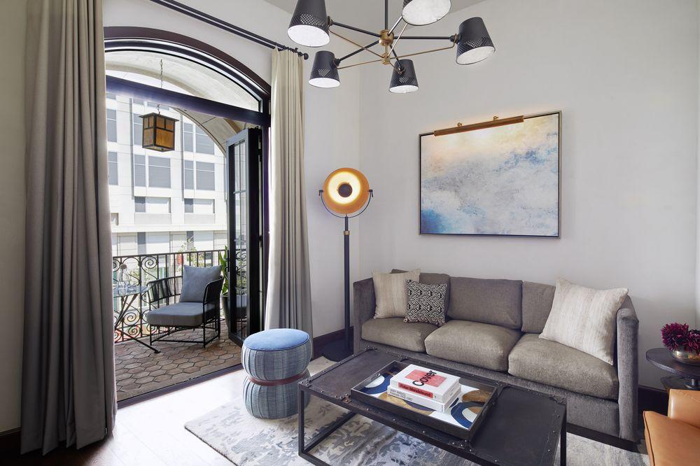 image-housing-carousel