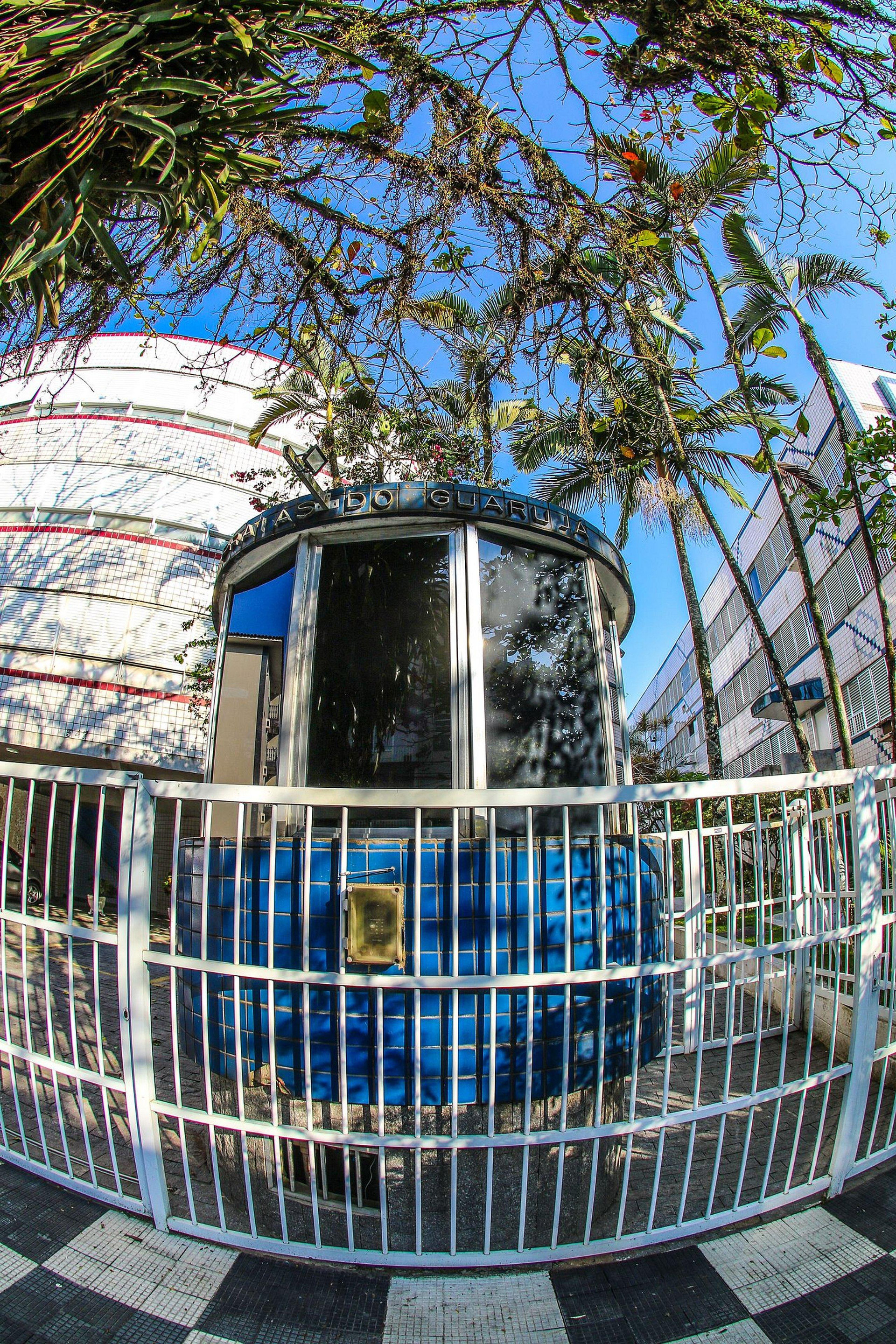 image-housing-carousel