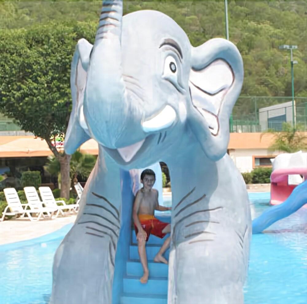image-housing-carousel