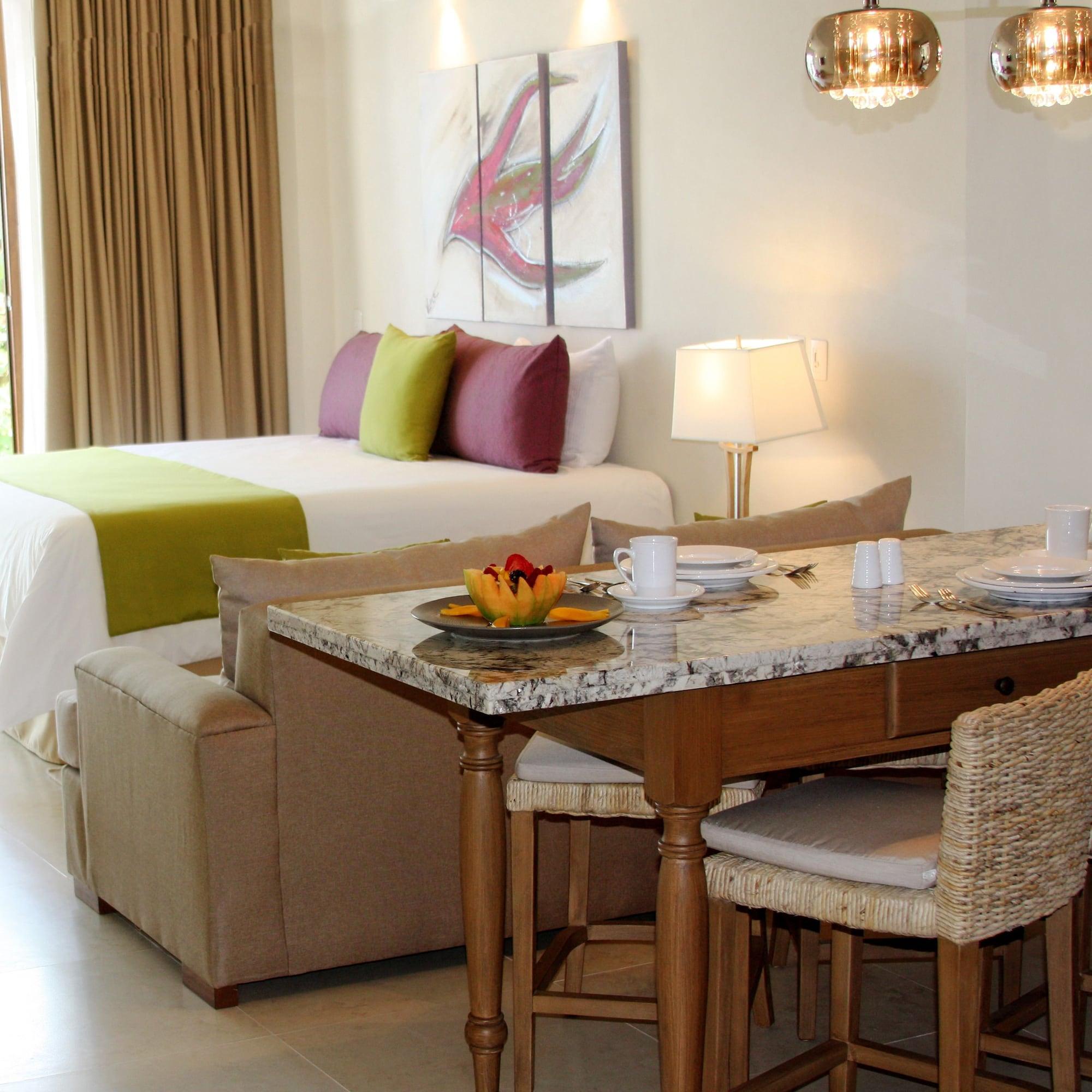 Suite junior, vista parcial al océano