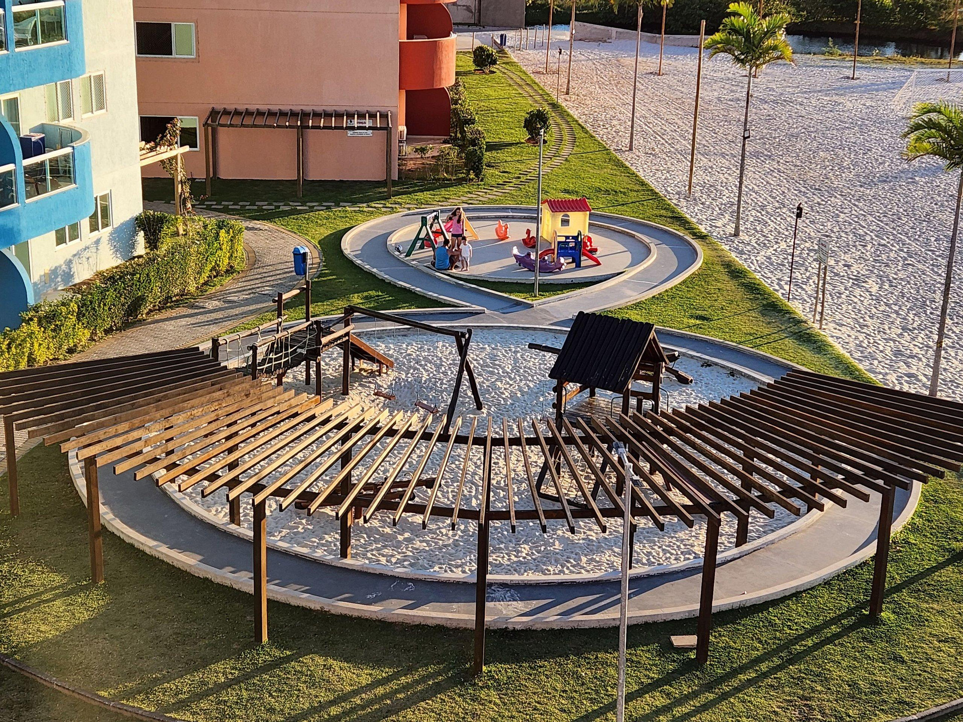 image-housing-carousel