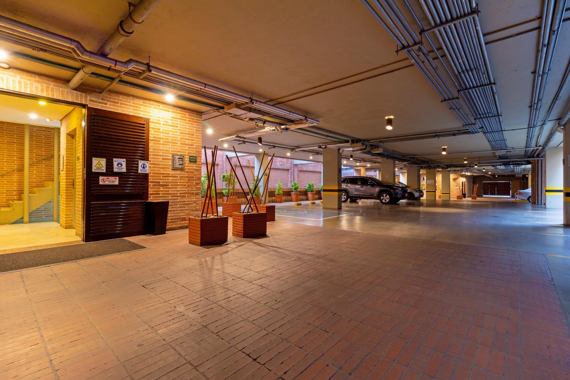 image-housing-carousel