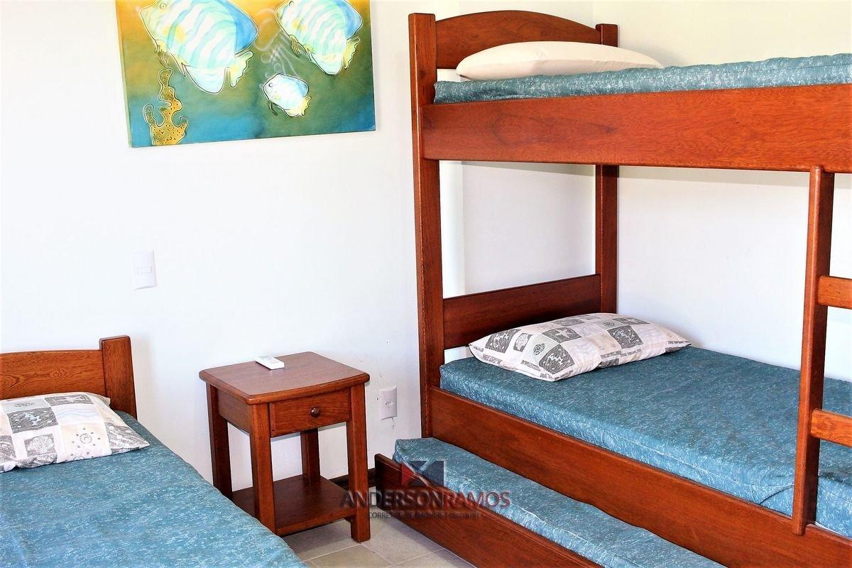 image-housing-carousel