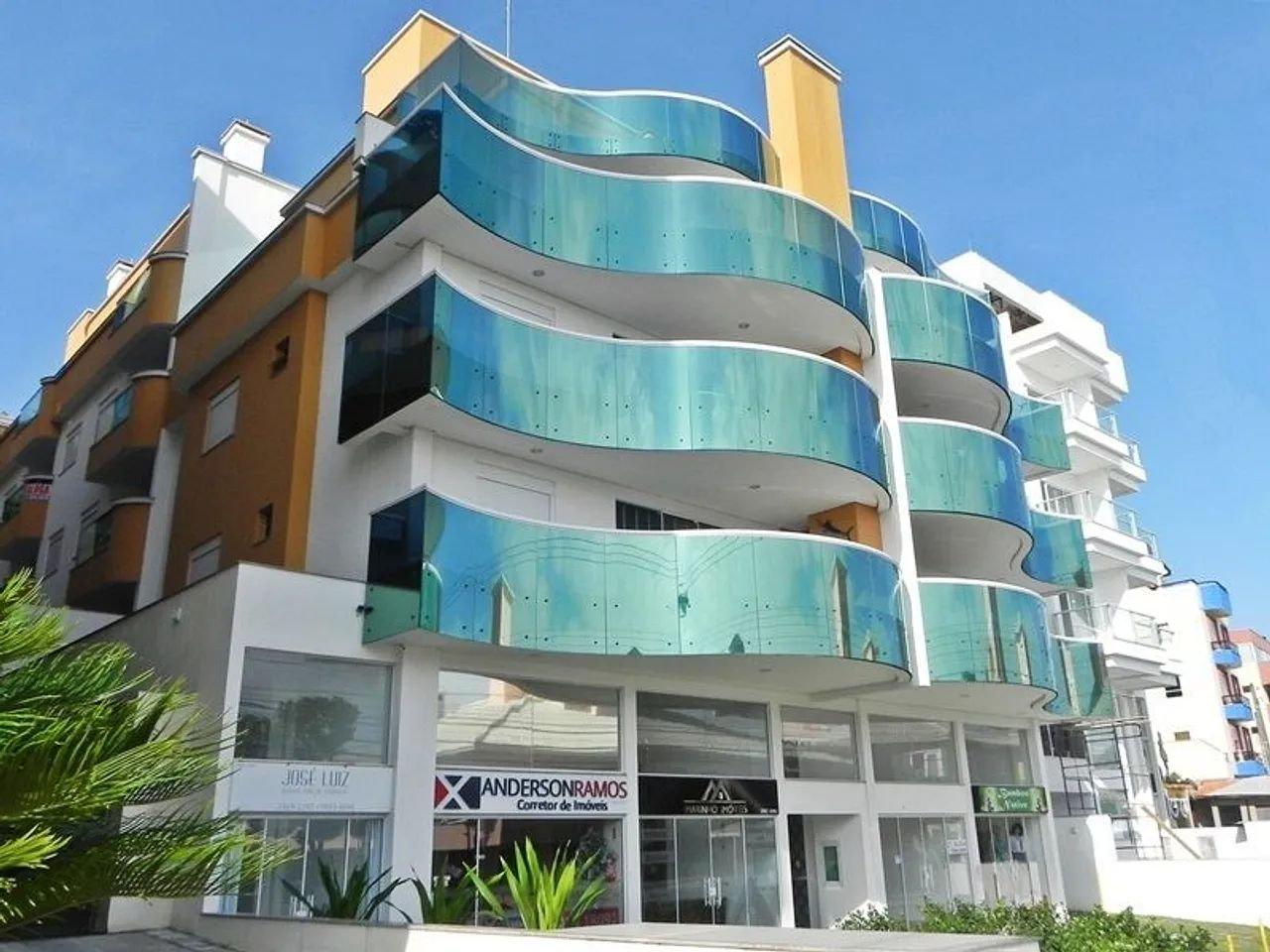 image-housing-carousel