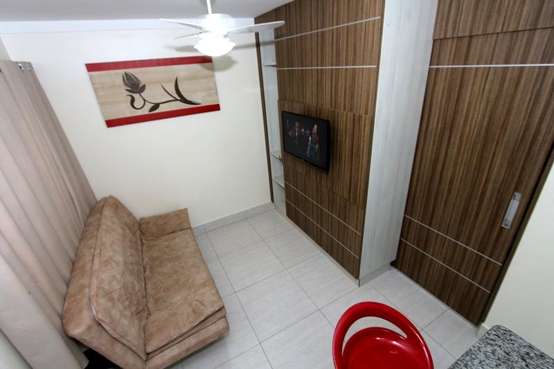 image-housing-carousel