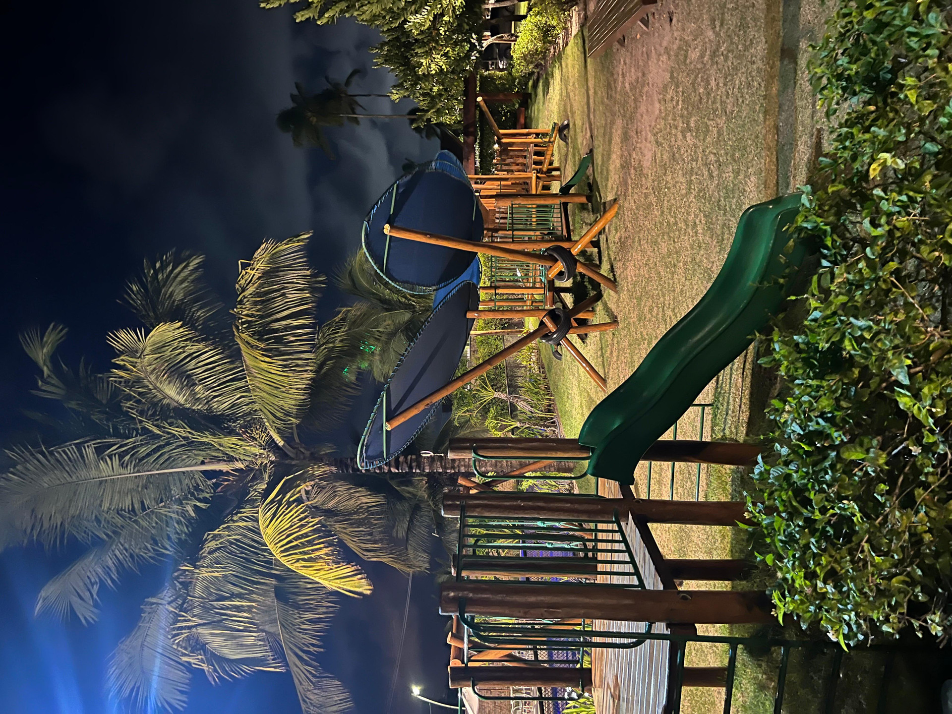 image-housing-carousel