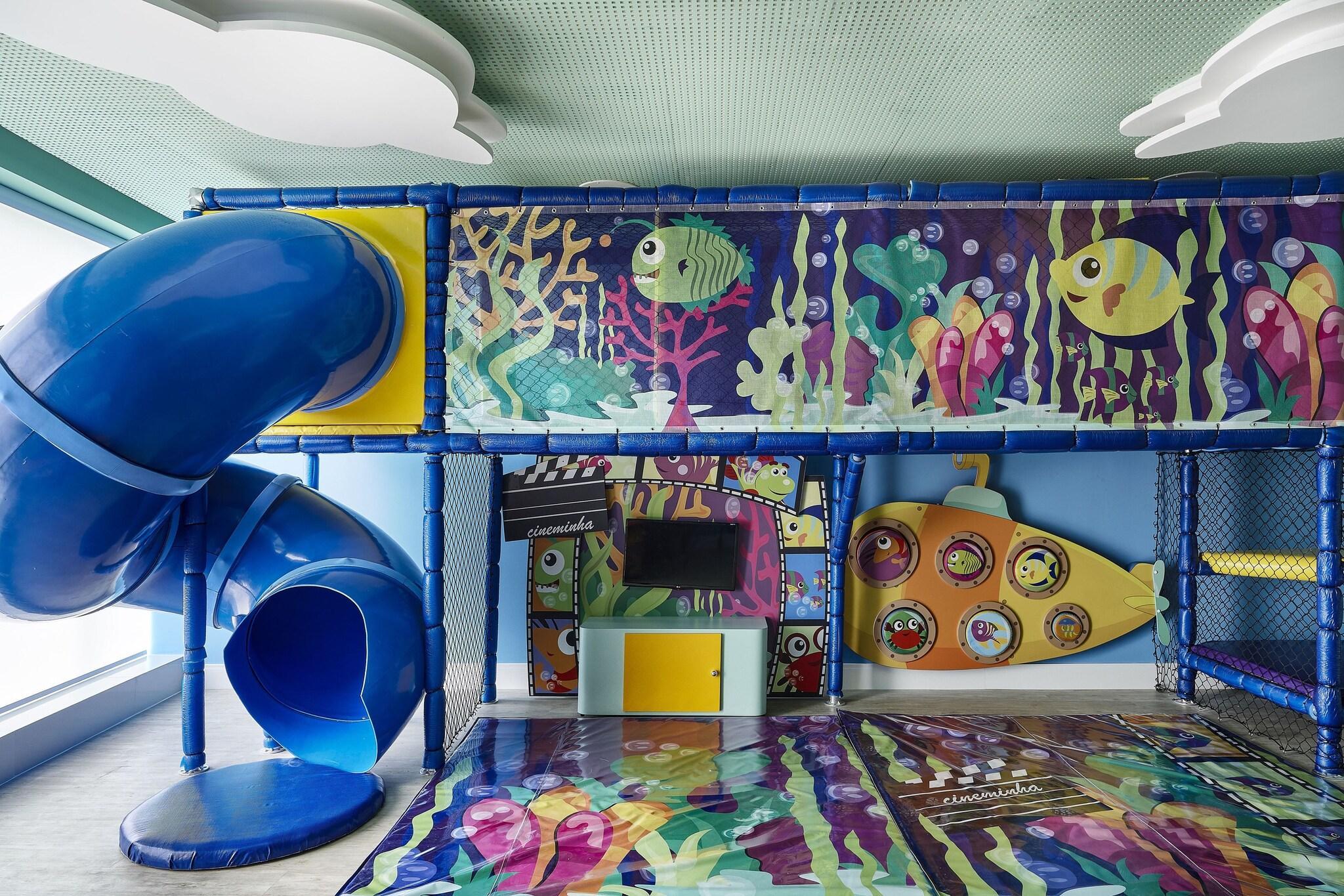 image-housing-carousel
