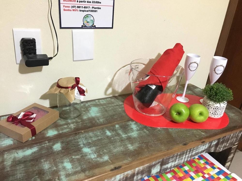 image-housing-carousel