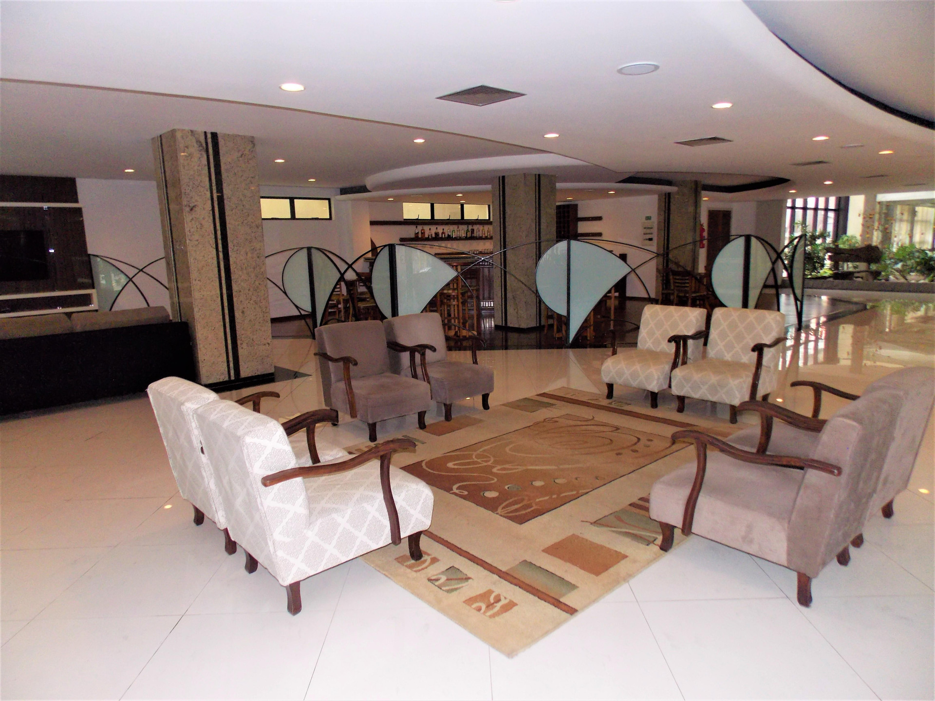 image-housing-carousel