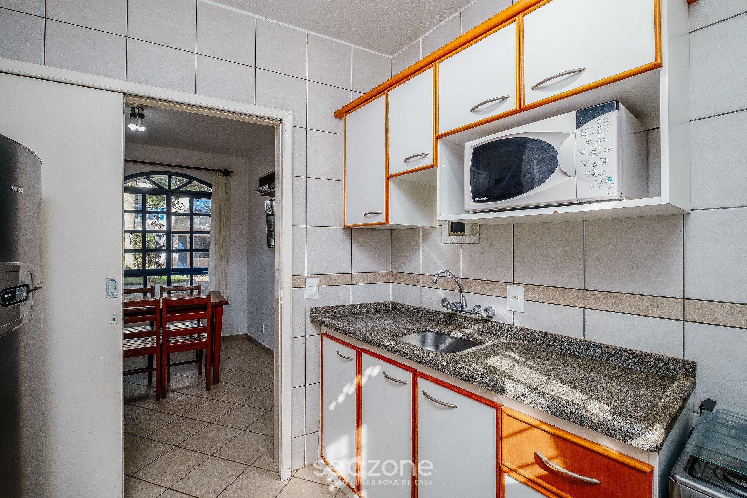 image-housing-carousel