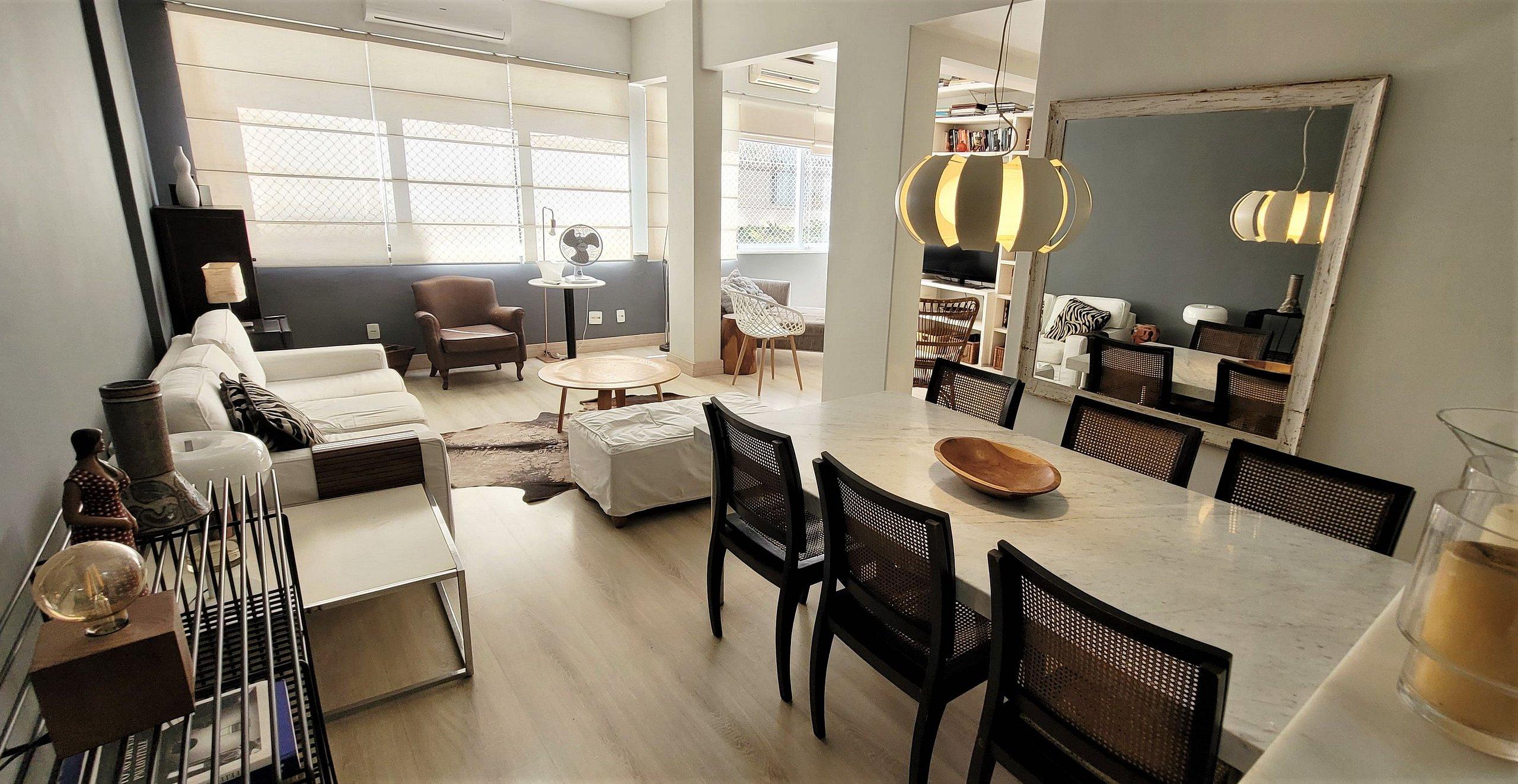 image-housing-carousel