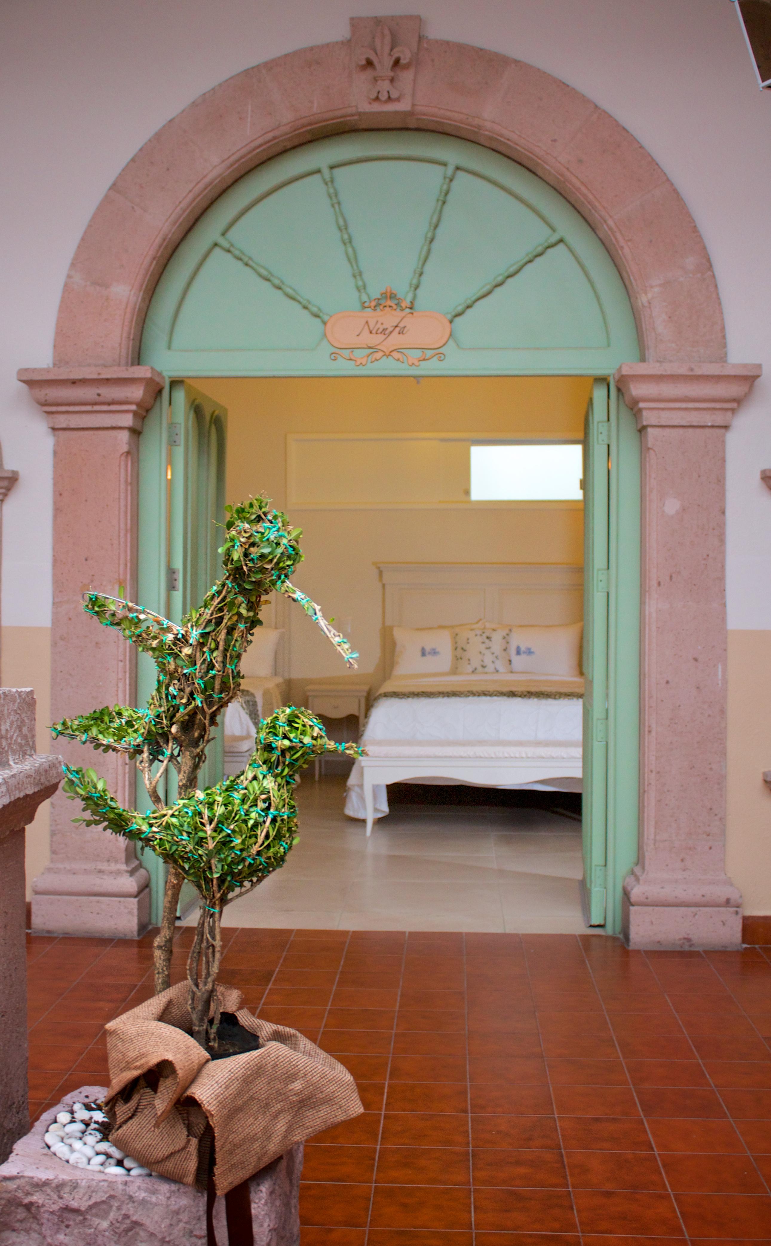 image-housing-carousel