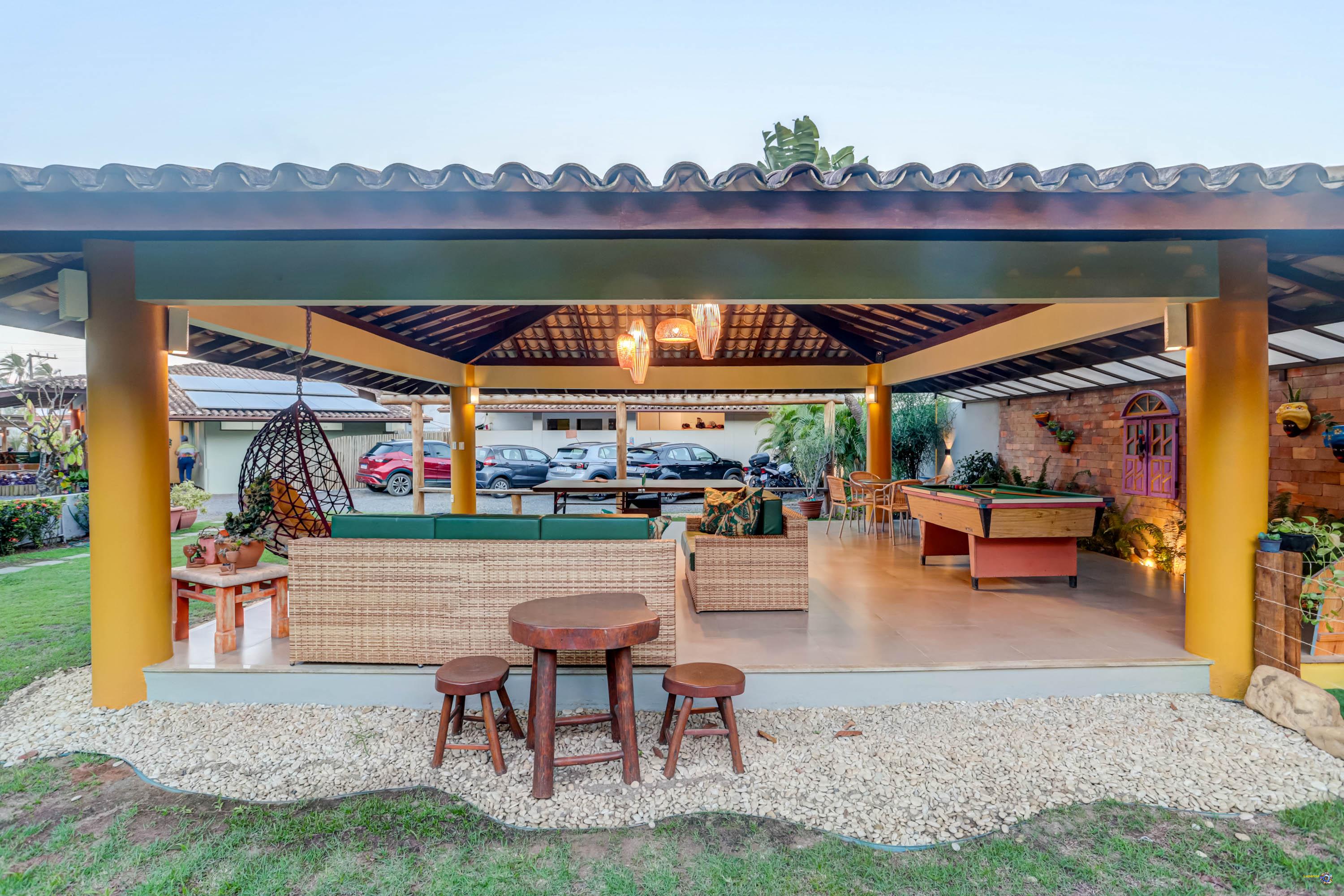 image-housing-carousel