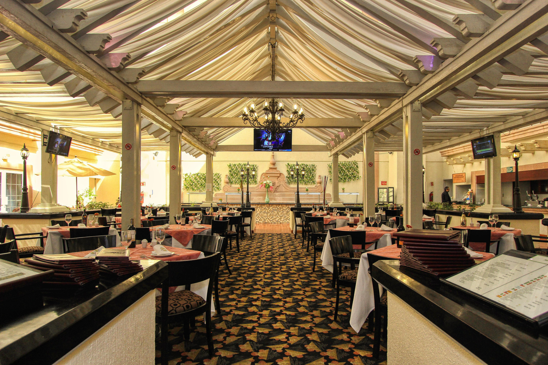 image-housing-carousel