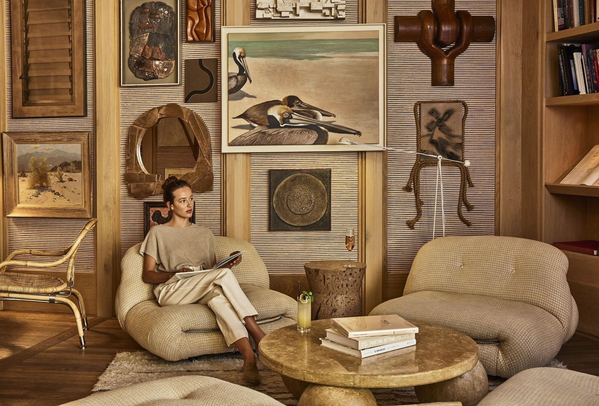 image-housing-carousel