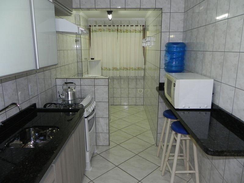 image-housing-carousel
