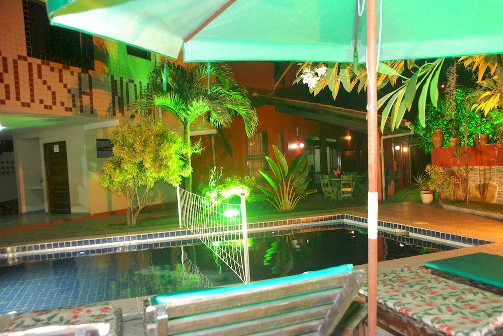 image-housing-carousel