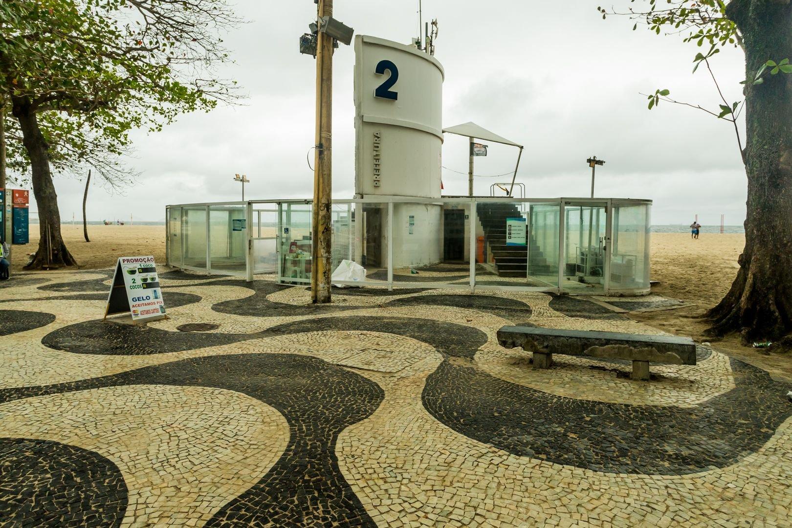 image-housing-carousel