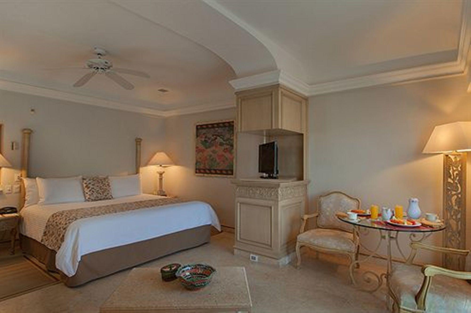 Grand Deluxe King Size Bed