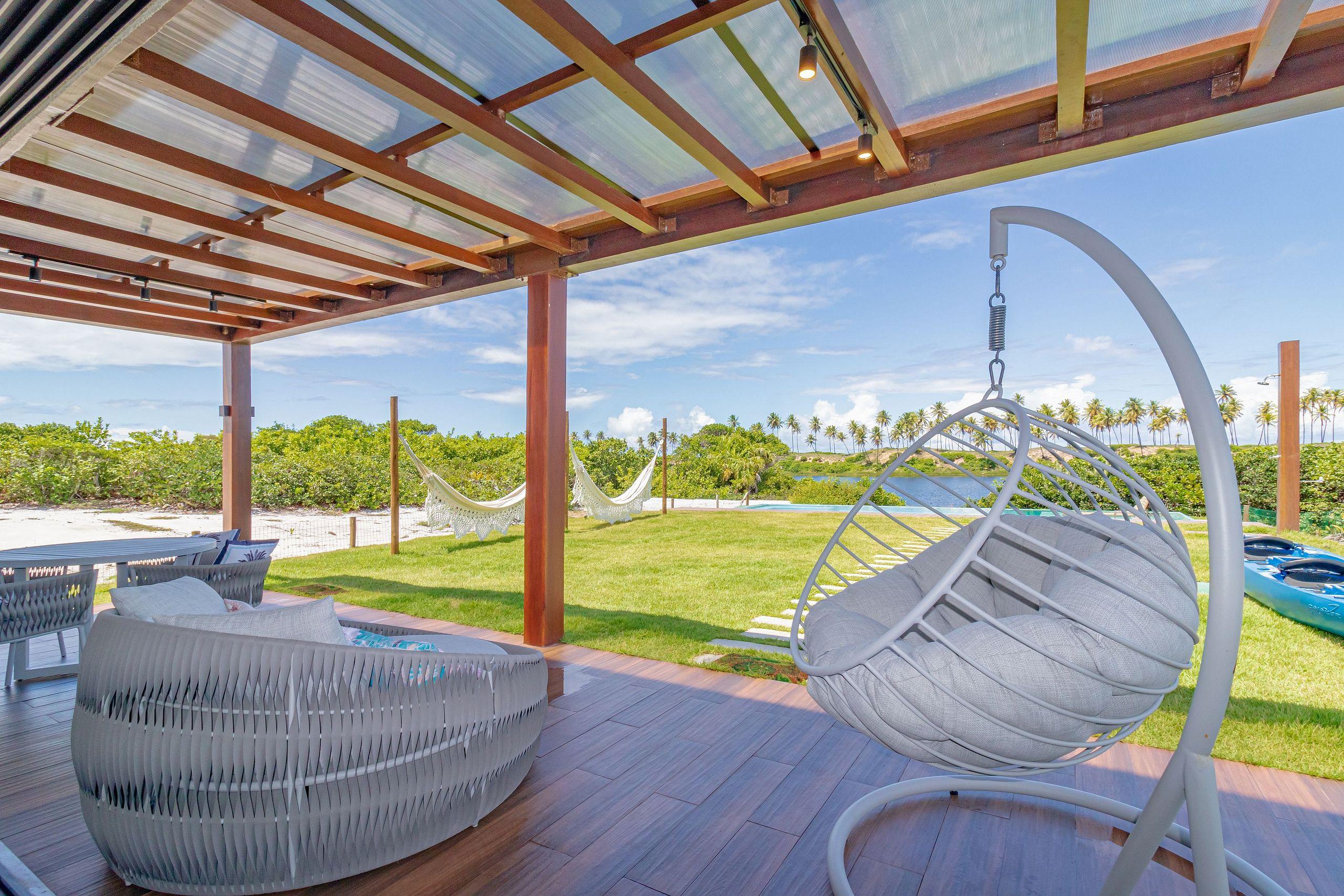 image-housing-carousel