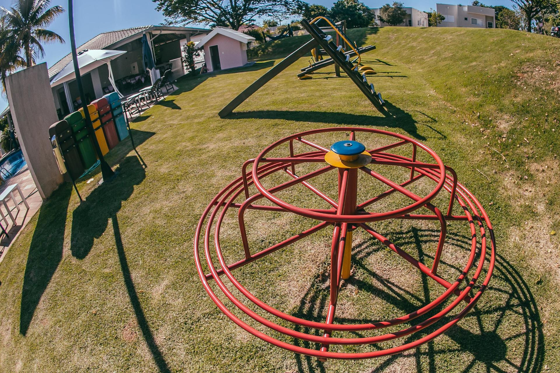 image-housing-carousel