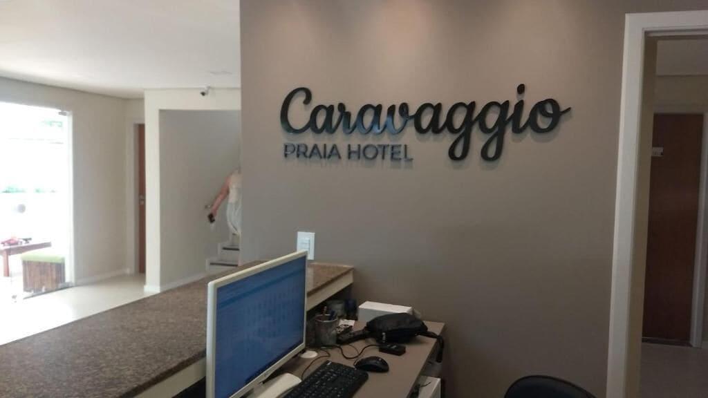 image-housing-carousel