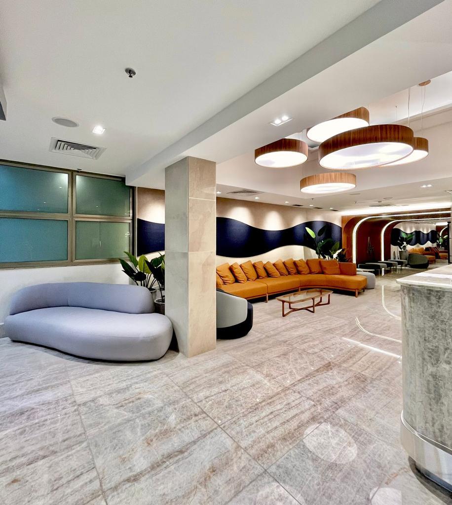 image-housing-carousel