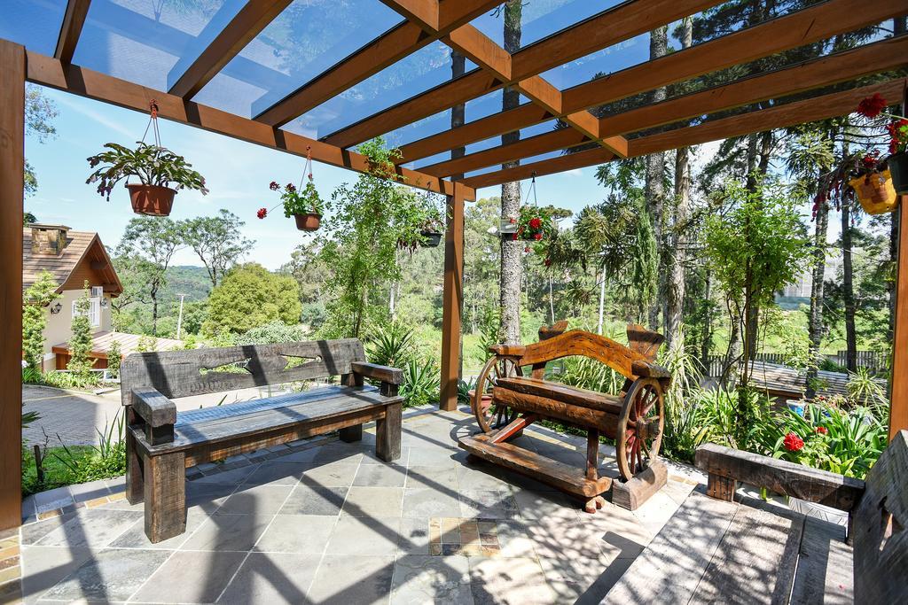 image-housing-carousel