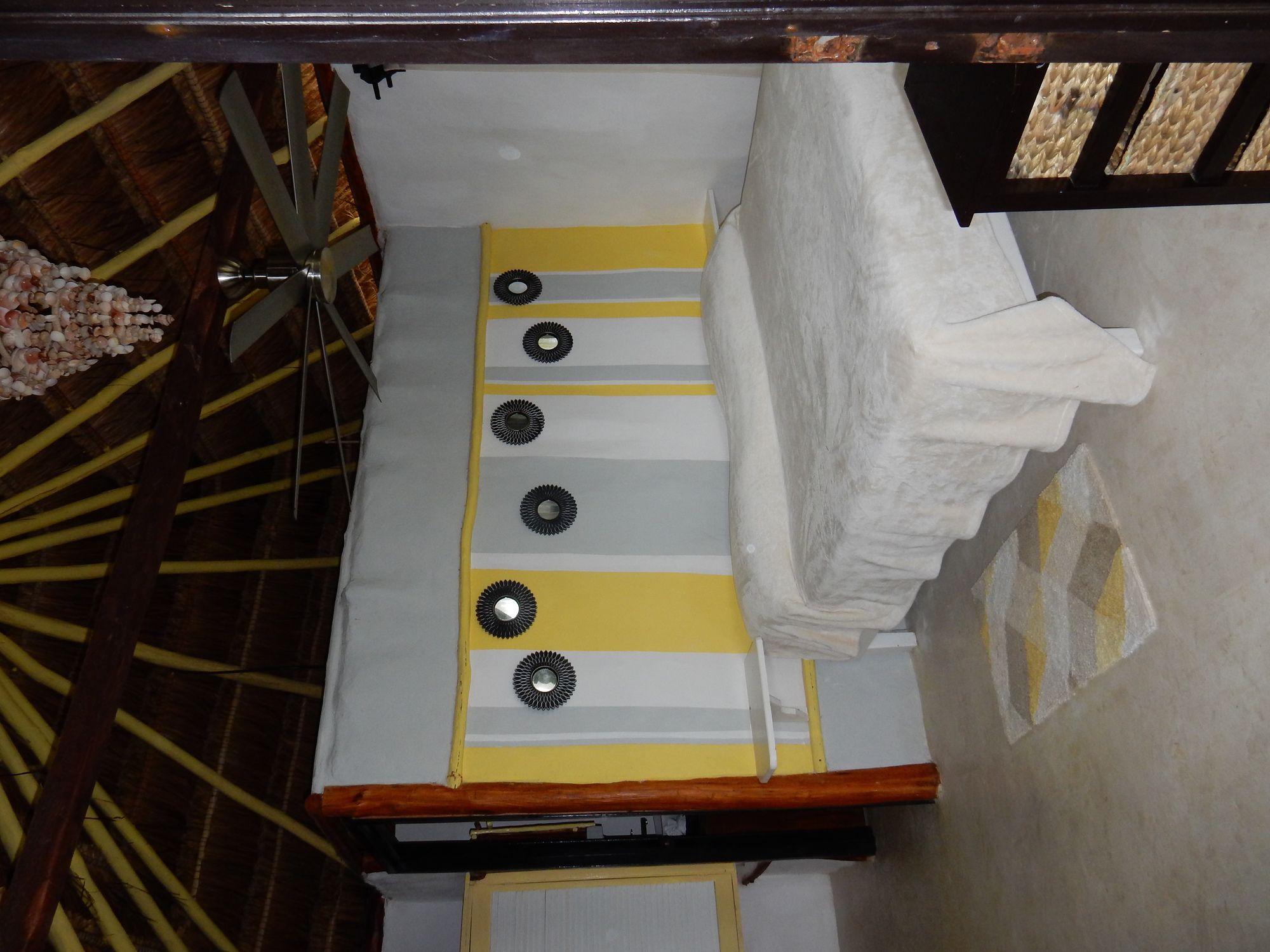 image-housing-carousel