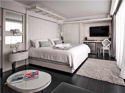 image-housing-carousel