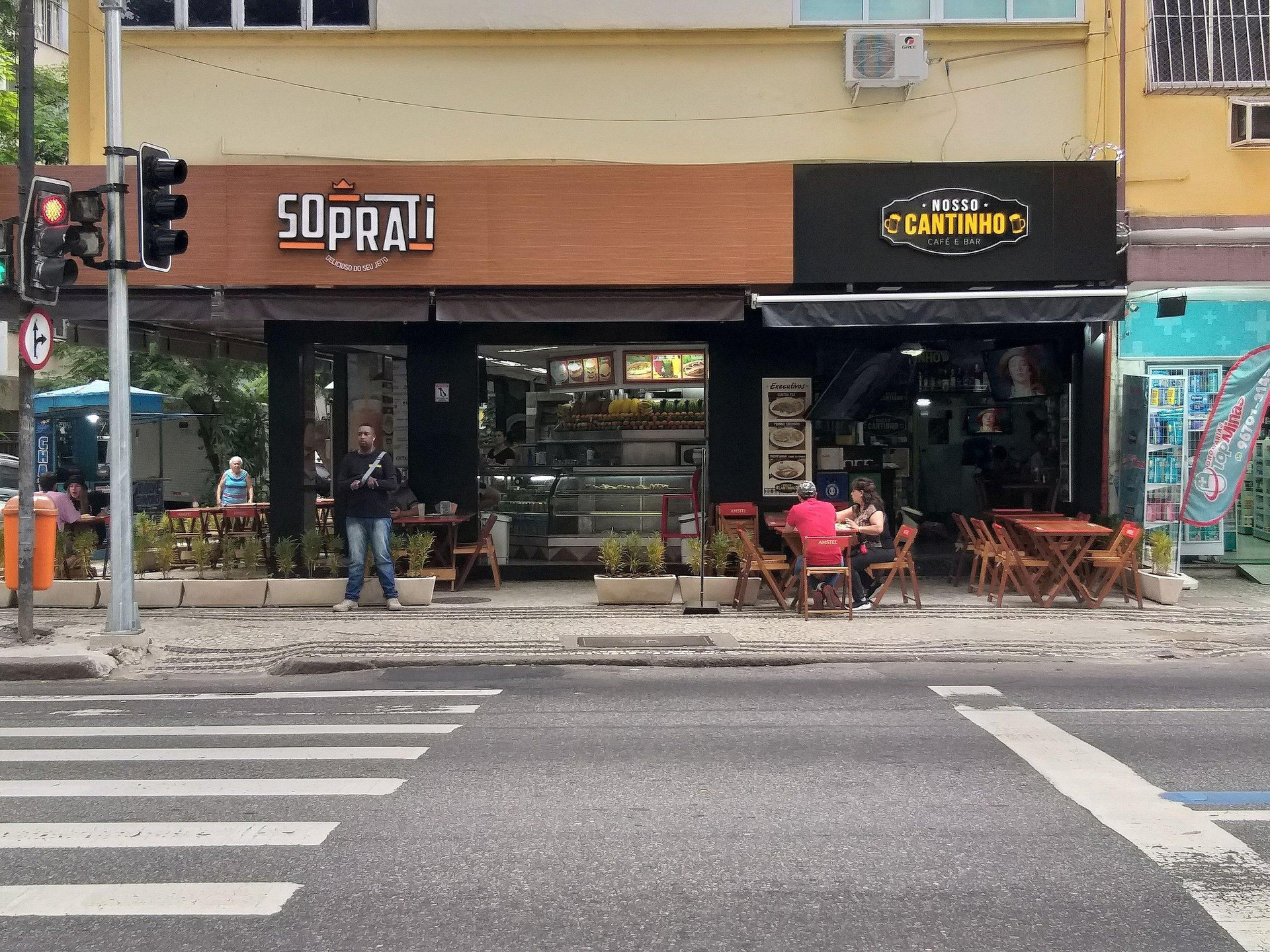 image-housing-carousel