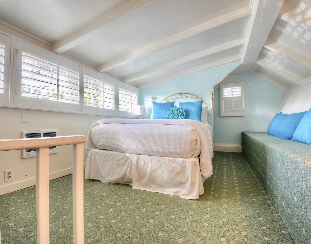 image-housing-carousel