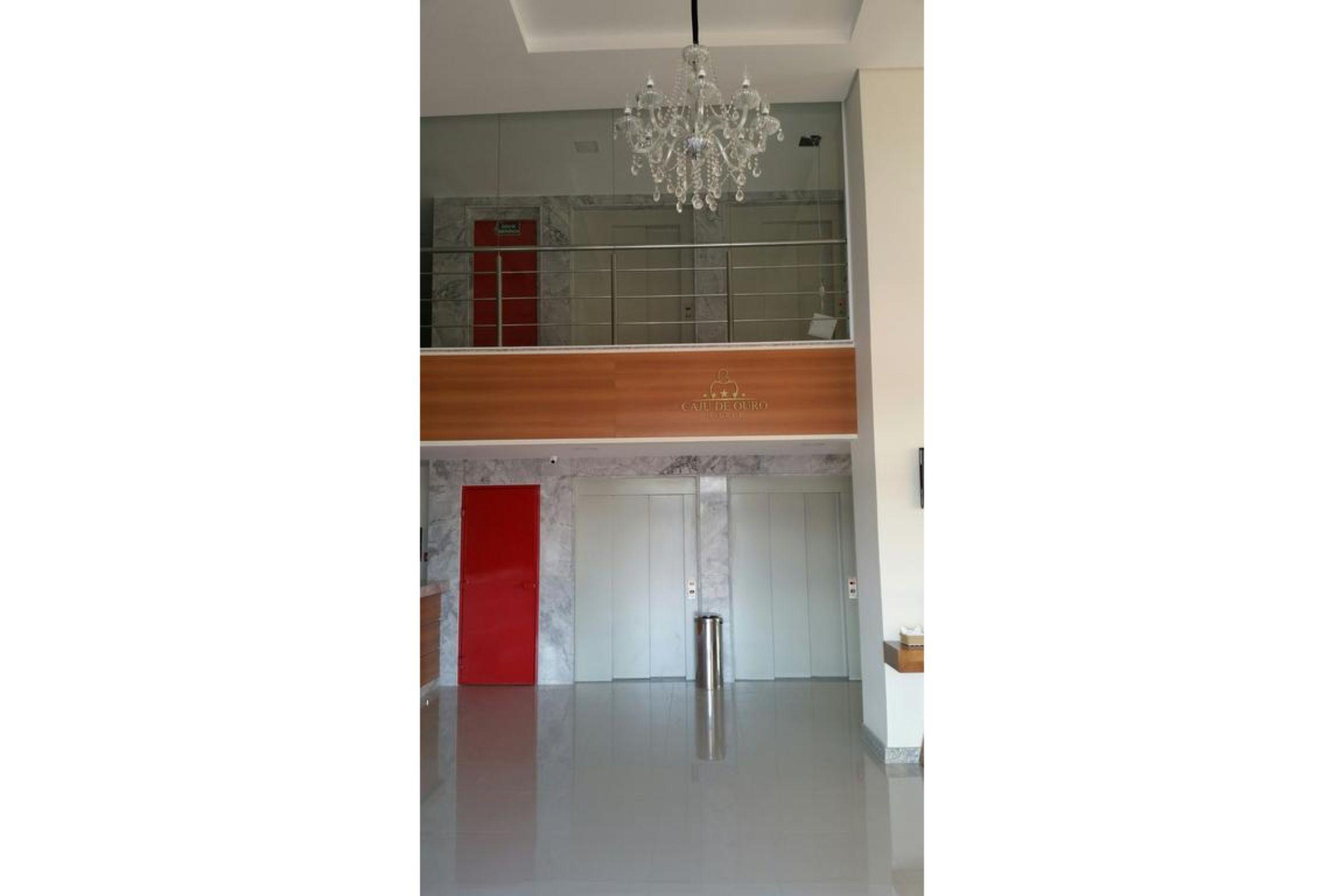 image-housing-carousel