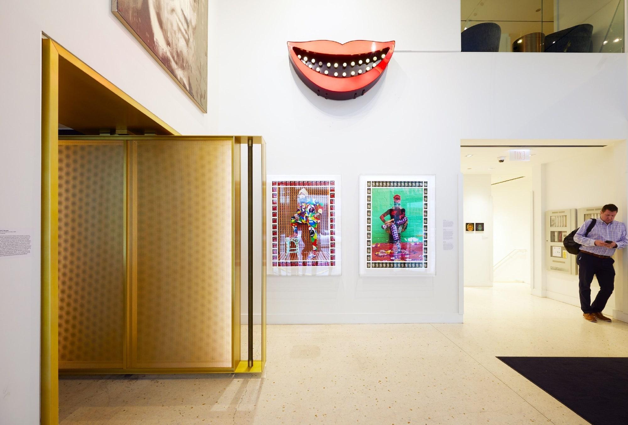 image-housing-carousel