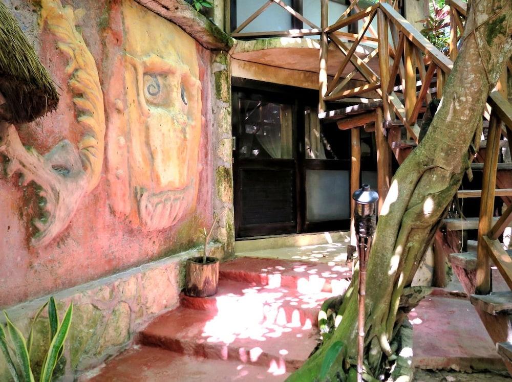 image-housing-carousel