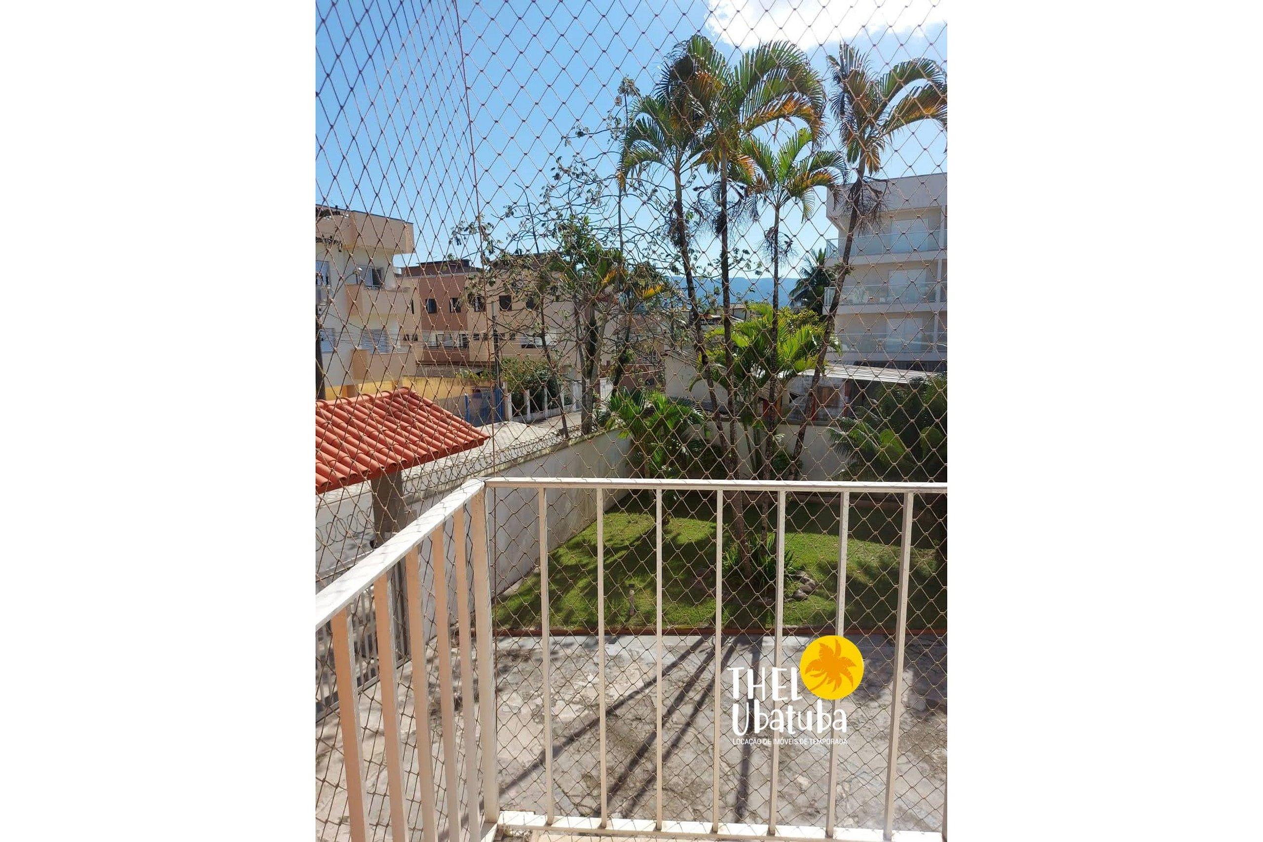image-housing-carousel