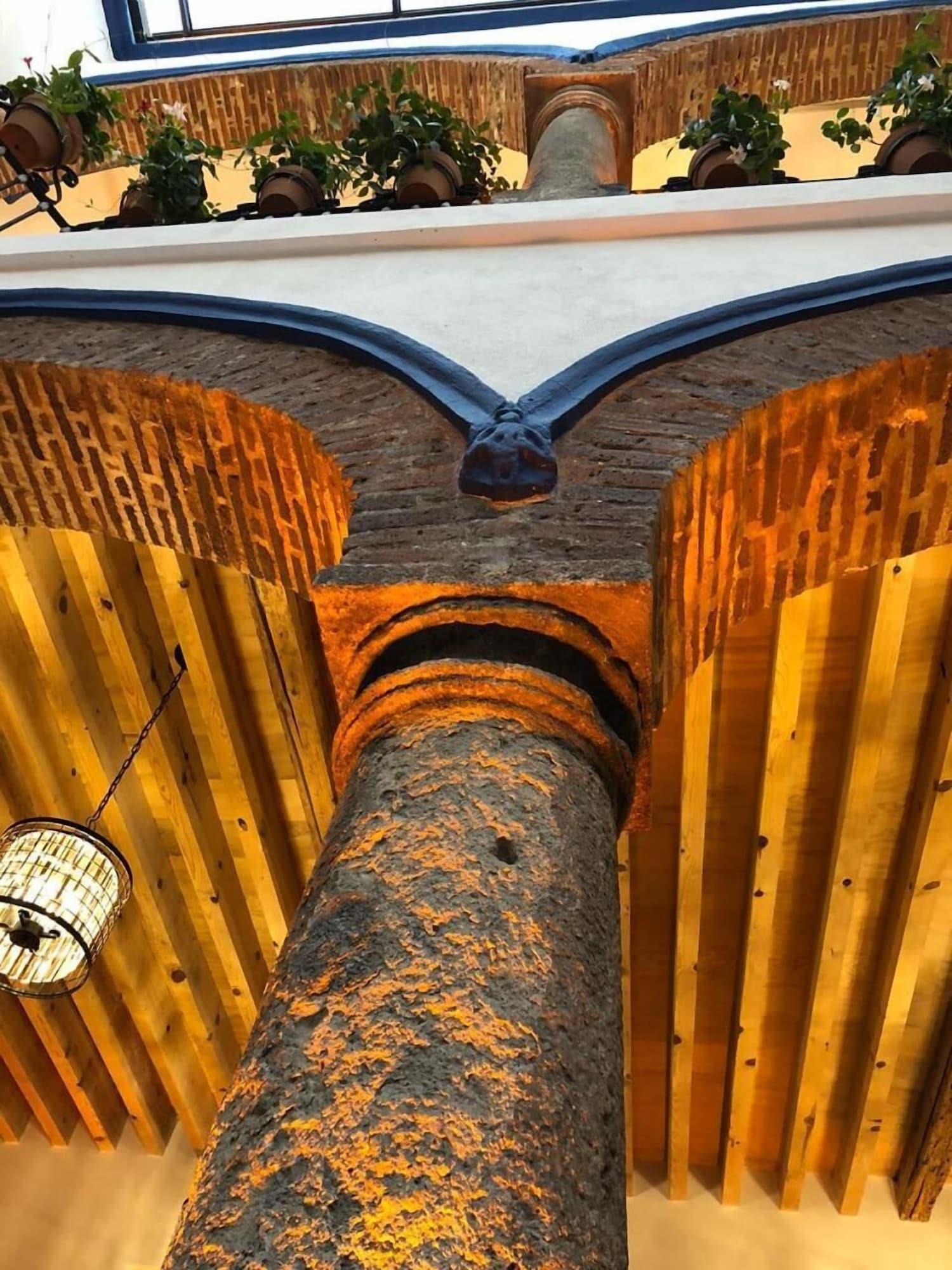 image-housing-carousel