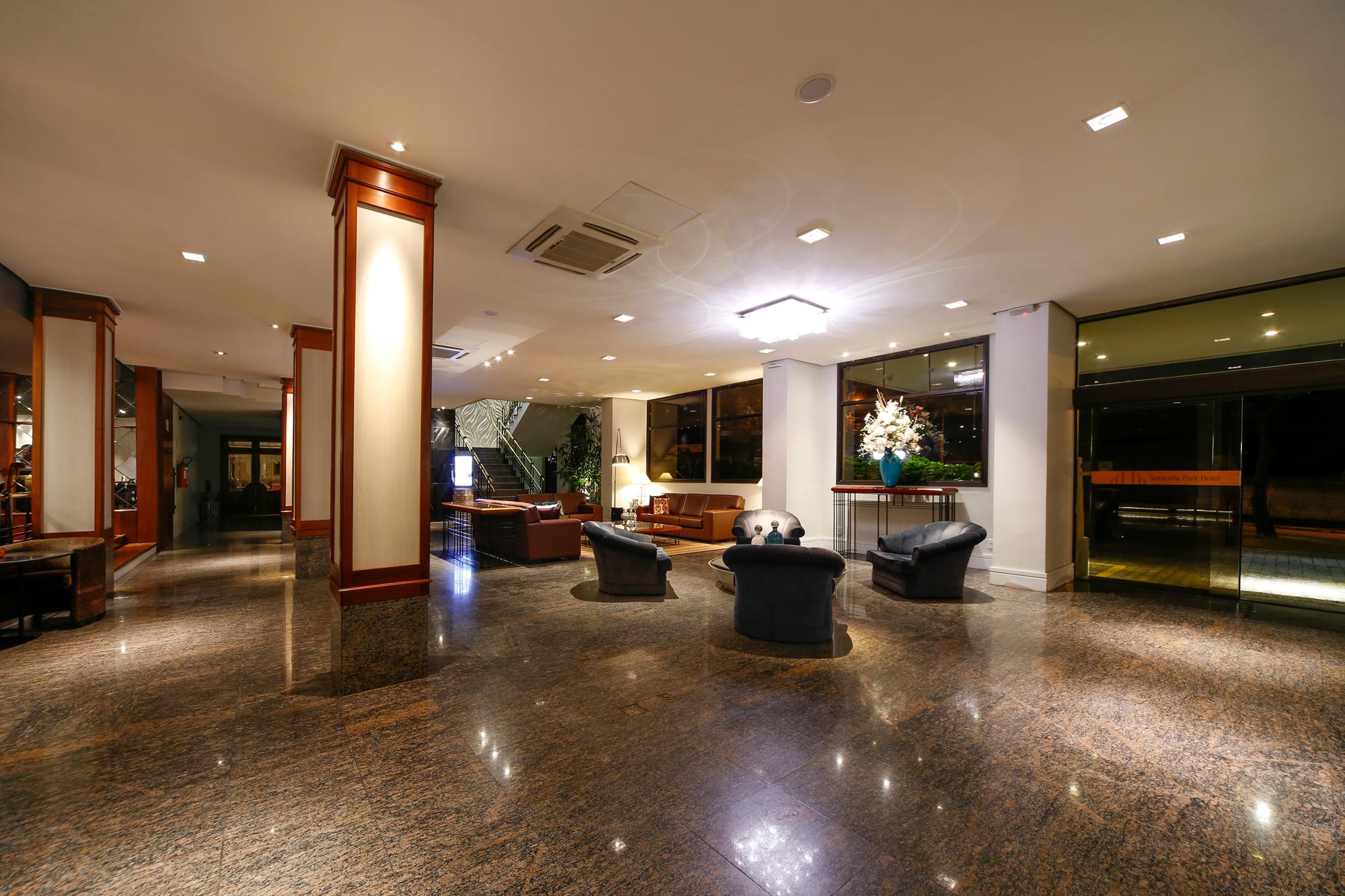 image-housing-carousel