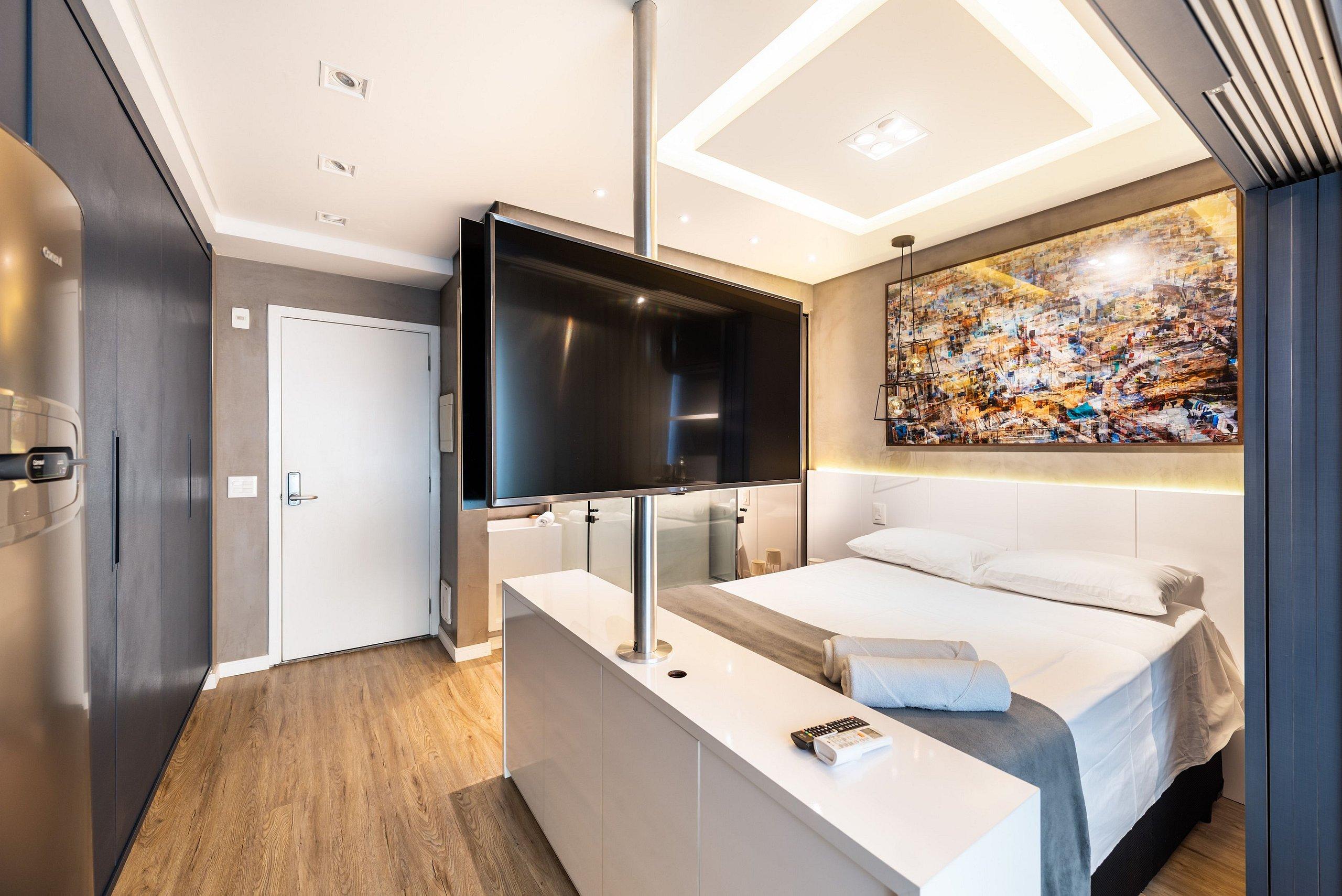 image-housing-carousel