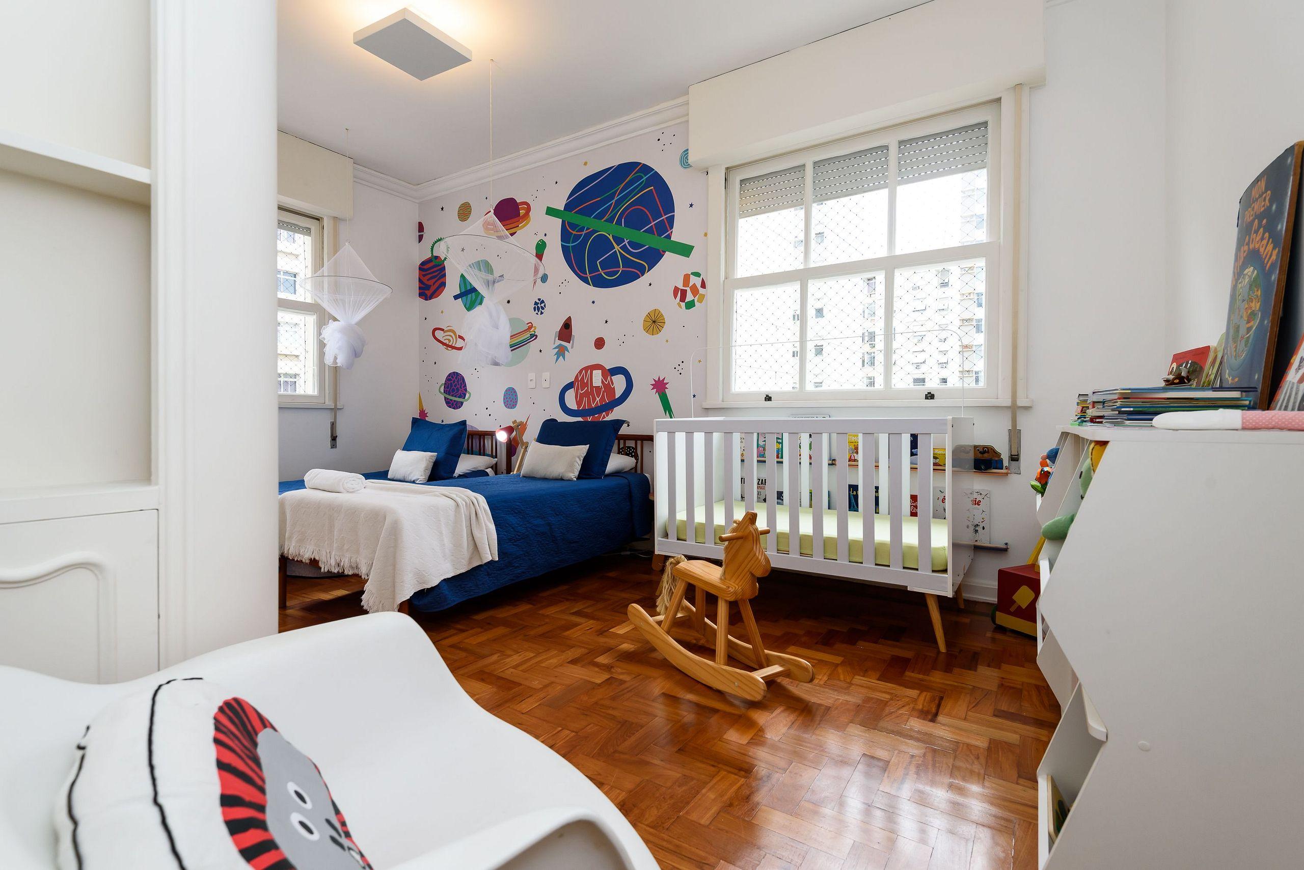 image-housing-carousel