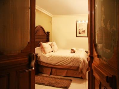 image-housing-carousel