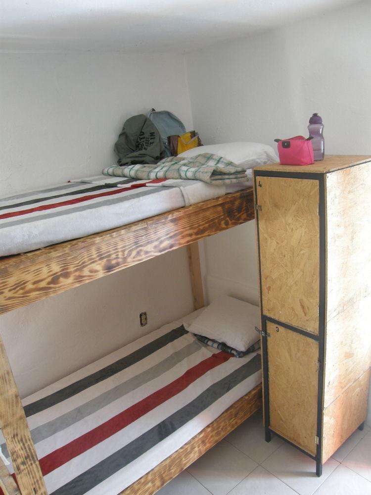image-housing-carousel