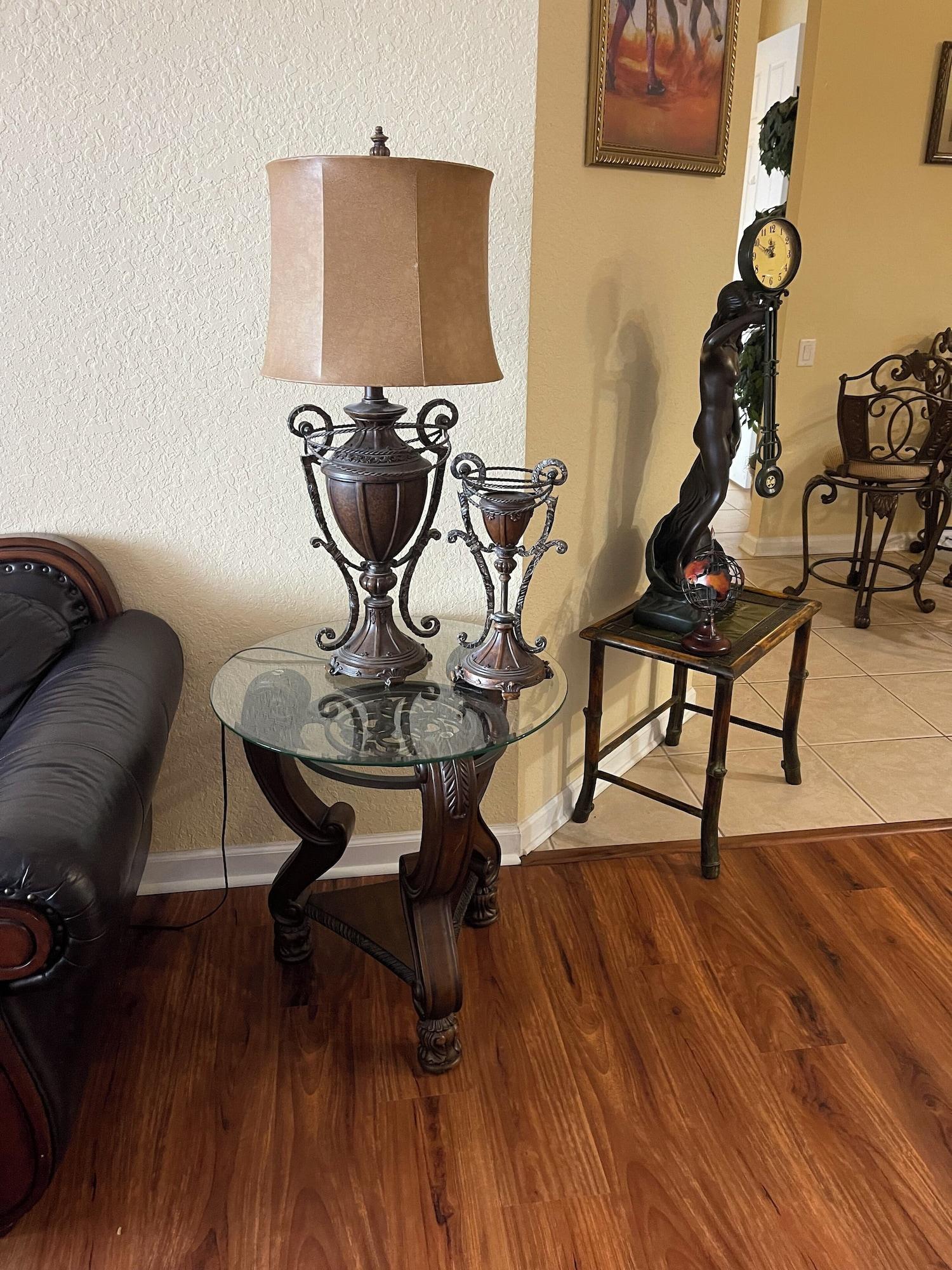 image-housing-carousel