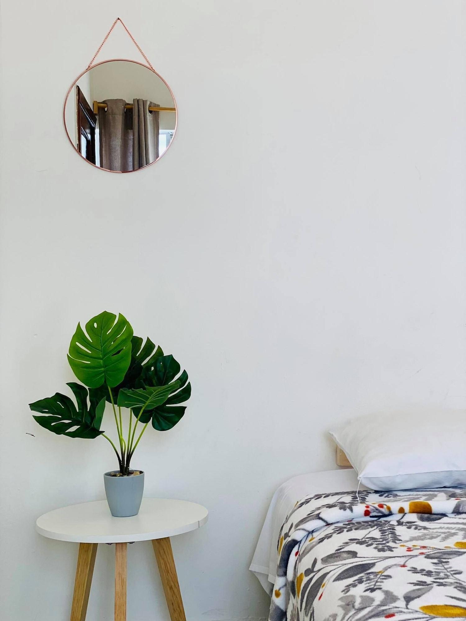 image-housing-carousel