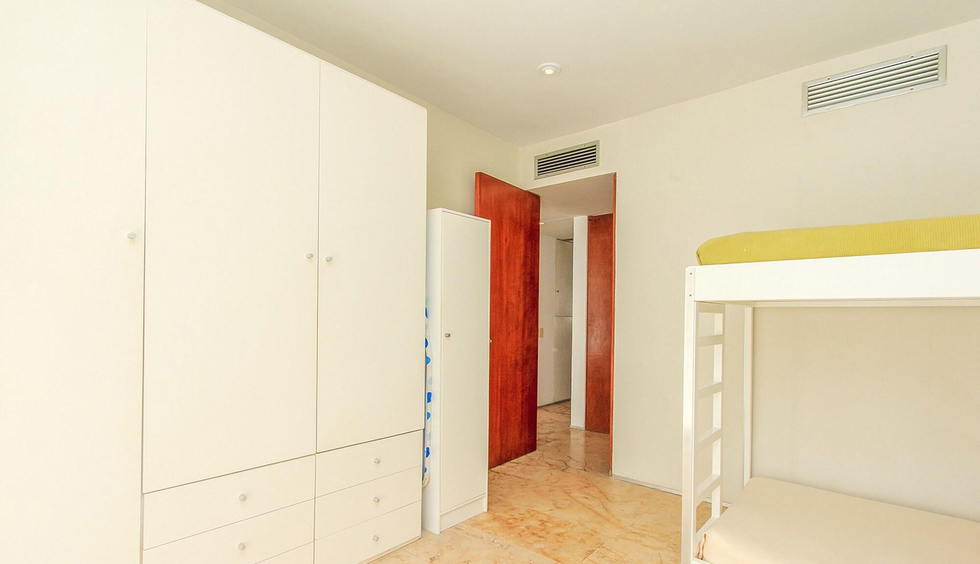 Condominio de lujo, 4 habitaciones, vista a la piscina, planta baja (Garden Paradise)