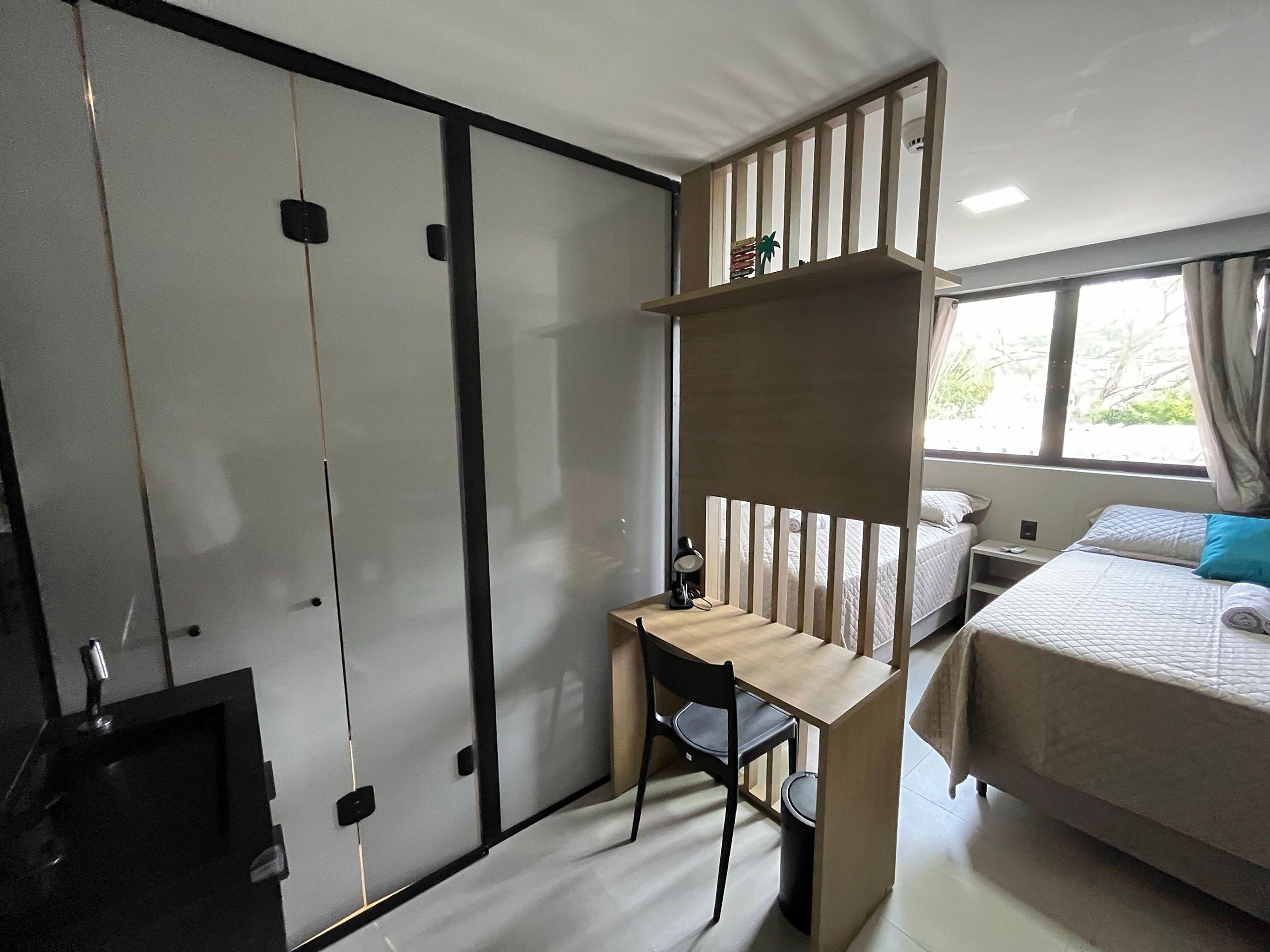 image-housing-carousel