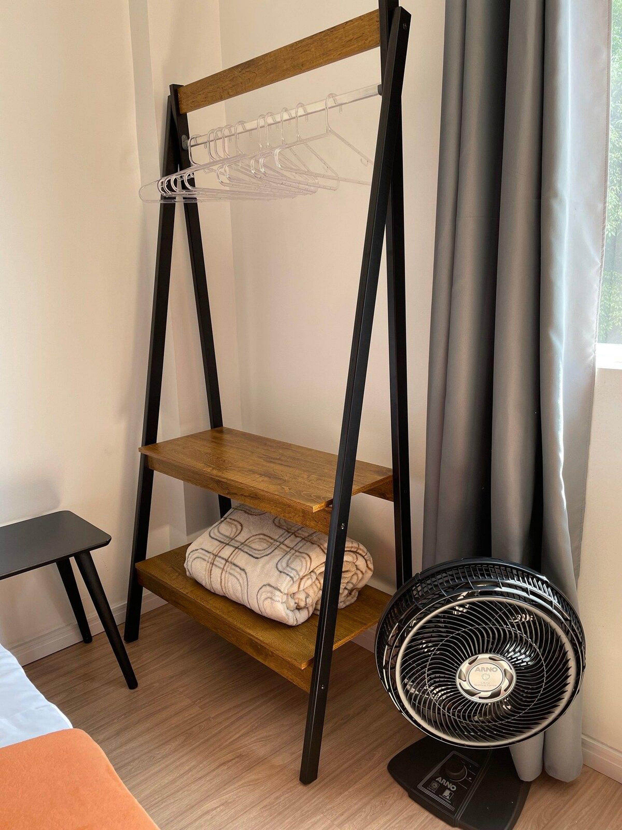 image-housing-carousel