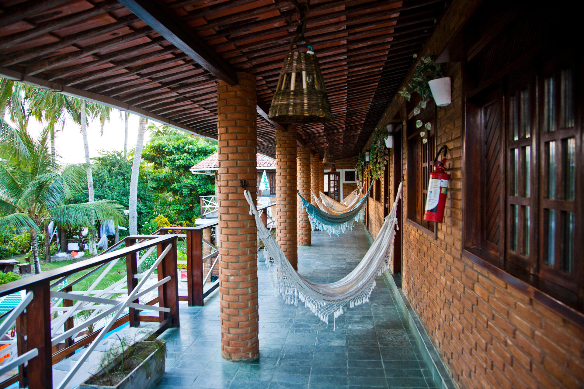 image-housing-carousel