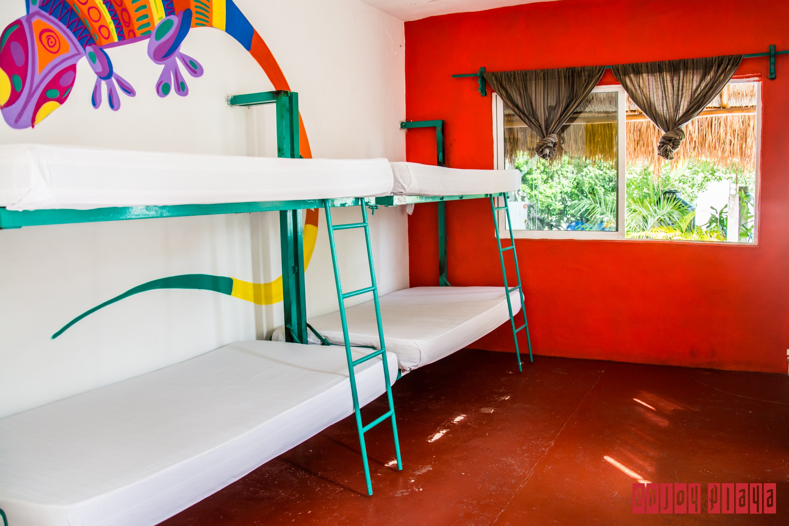 image-housing-carousel