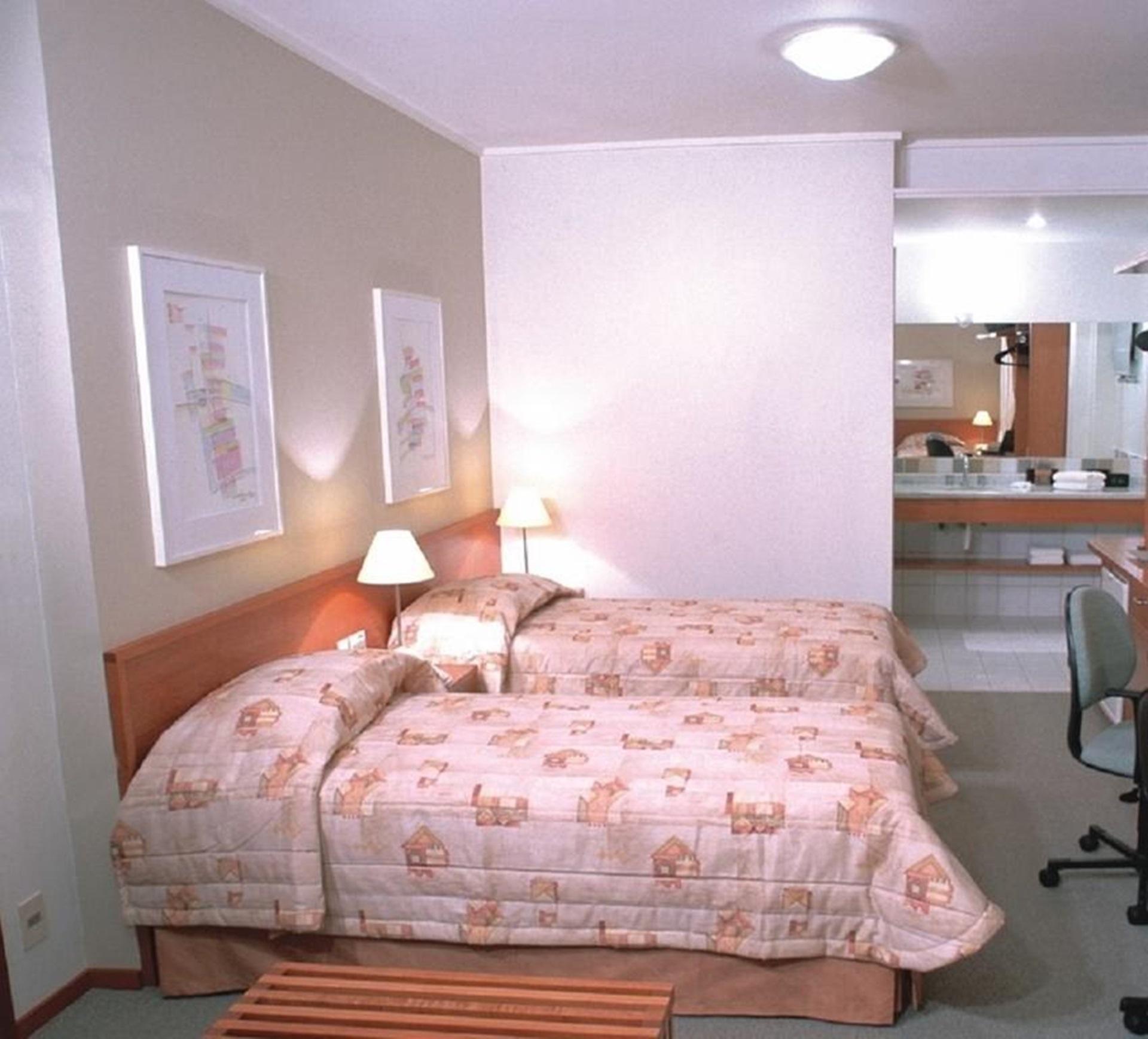 image-housing-carousel